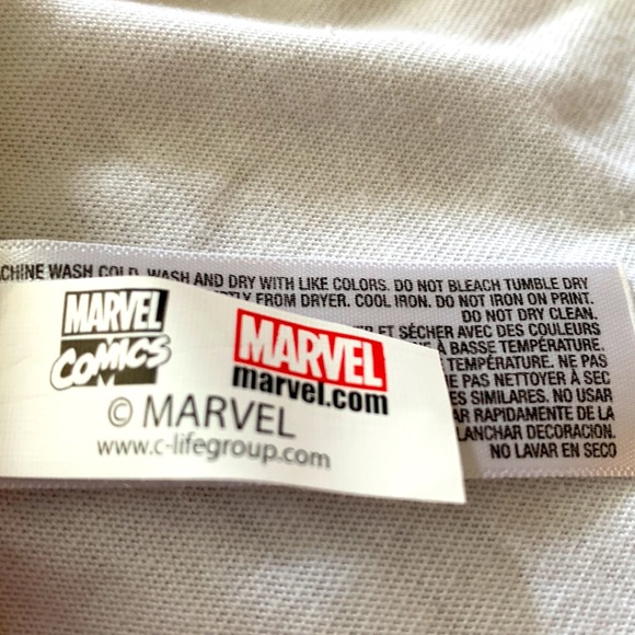 3 for $15 bundle Old Navy Collectabilitees Marvel Comics white Tshirt - Picture 4 of 4